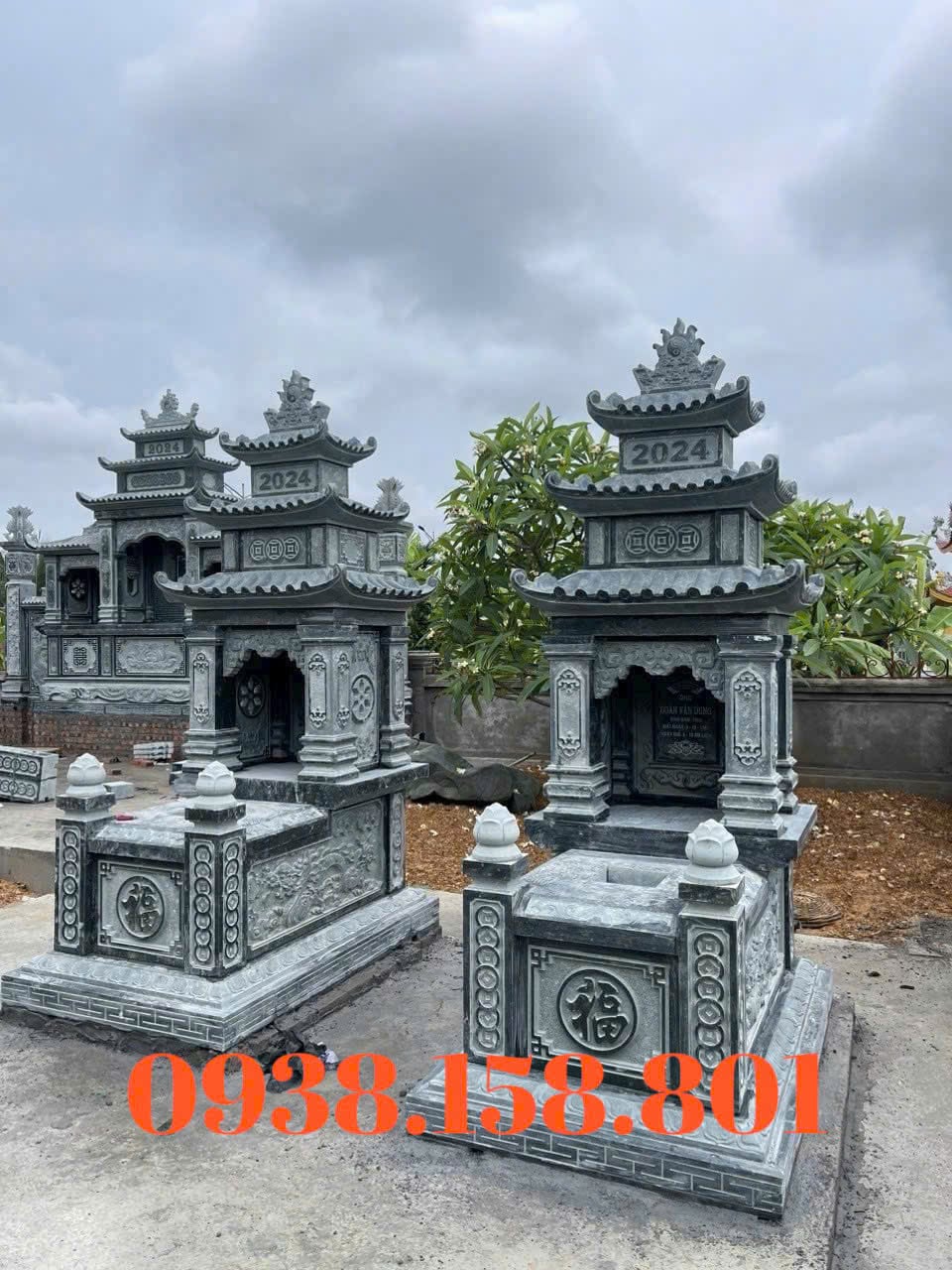Mẫu mộ đá 3 mái bằng đá xanh đen