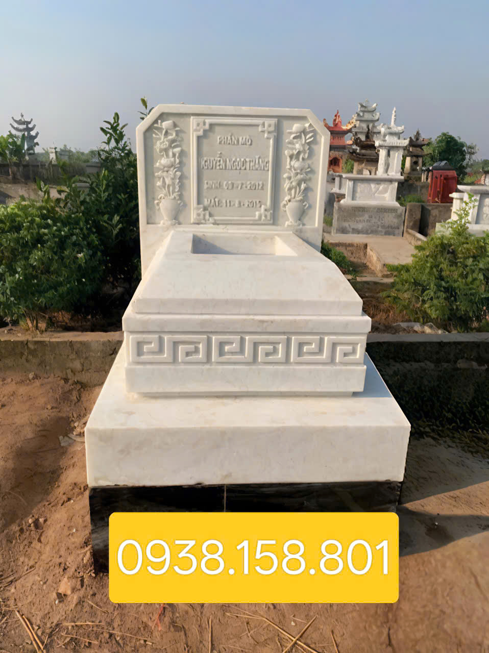 Mộ tam cấp bằng Đá trắng nguyên khối