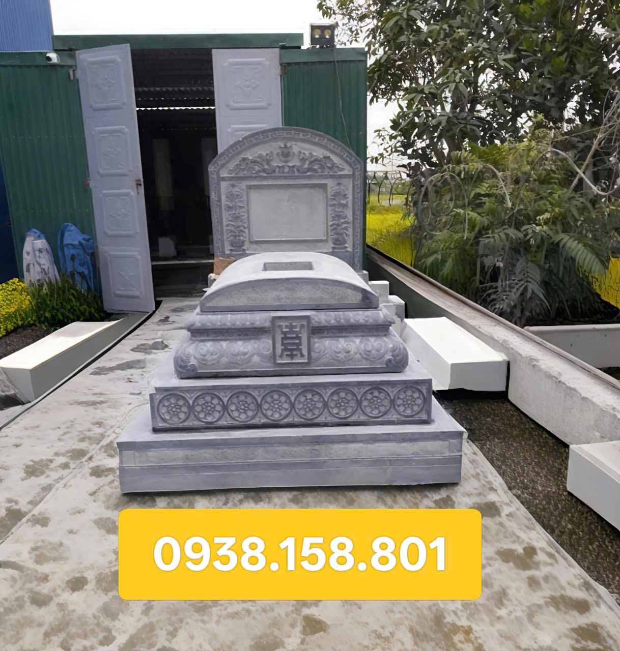 Mộ tam cấp bằng Đá xanh đen nguyên khối