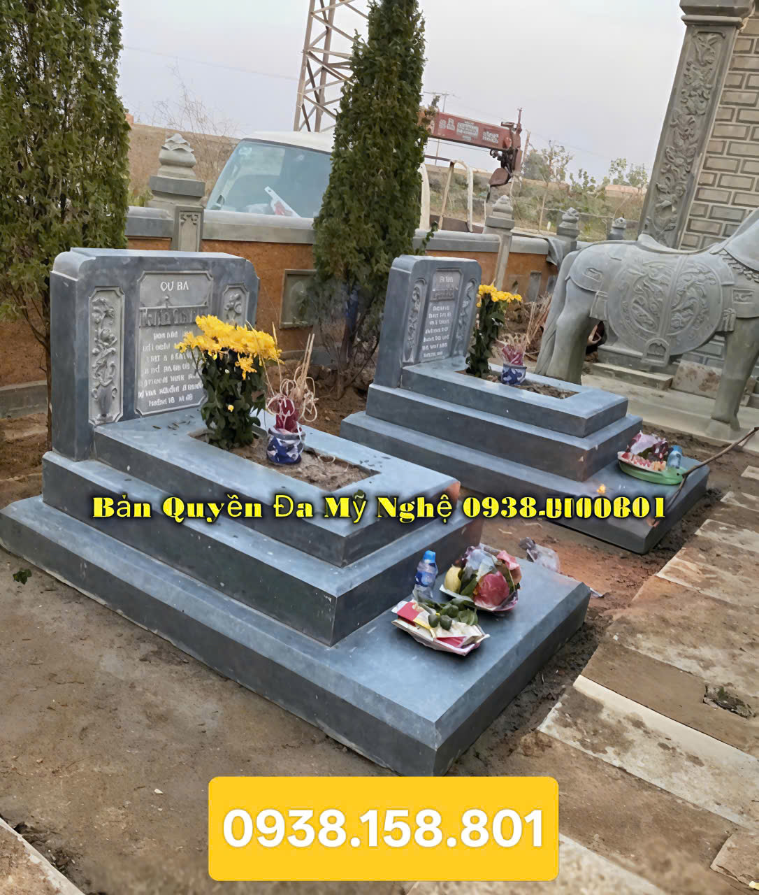 Mộ tam cấp đá nguyên khối tại Vĩnh Long